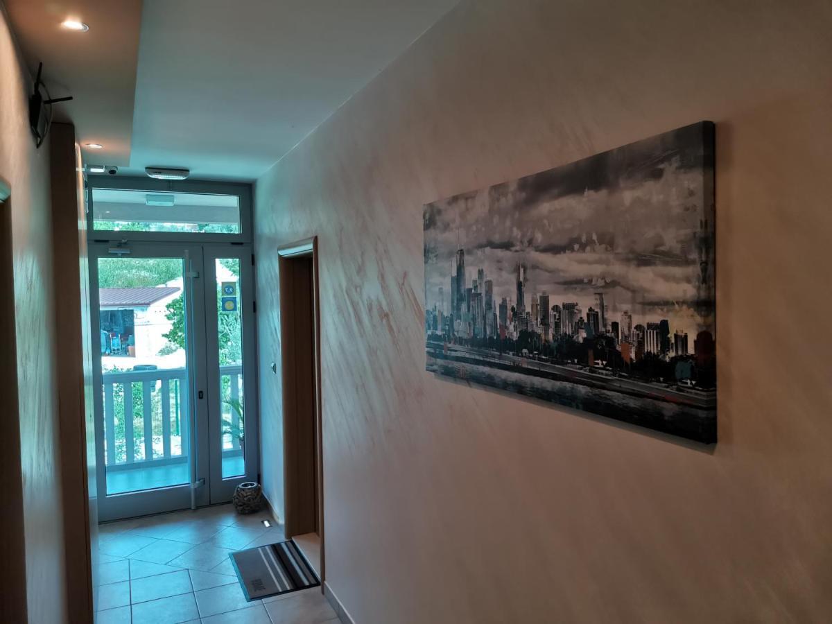 Vila Jadranka Apartments Херцег-Нови Экстерьер фото