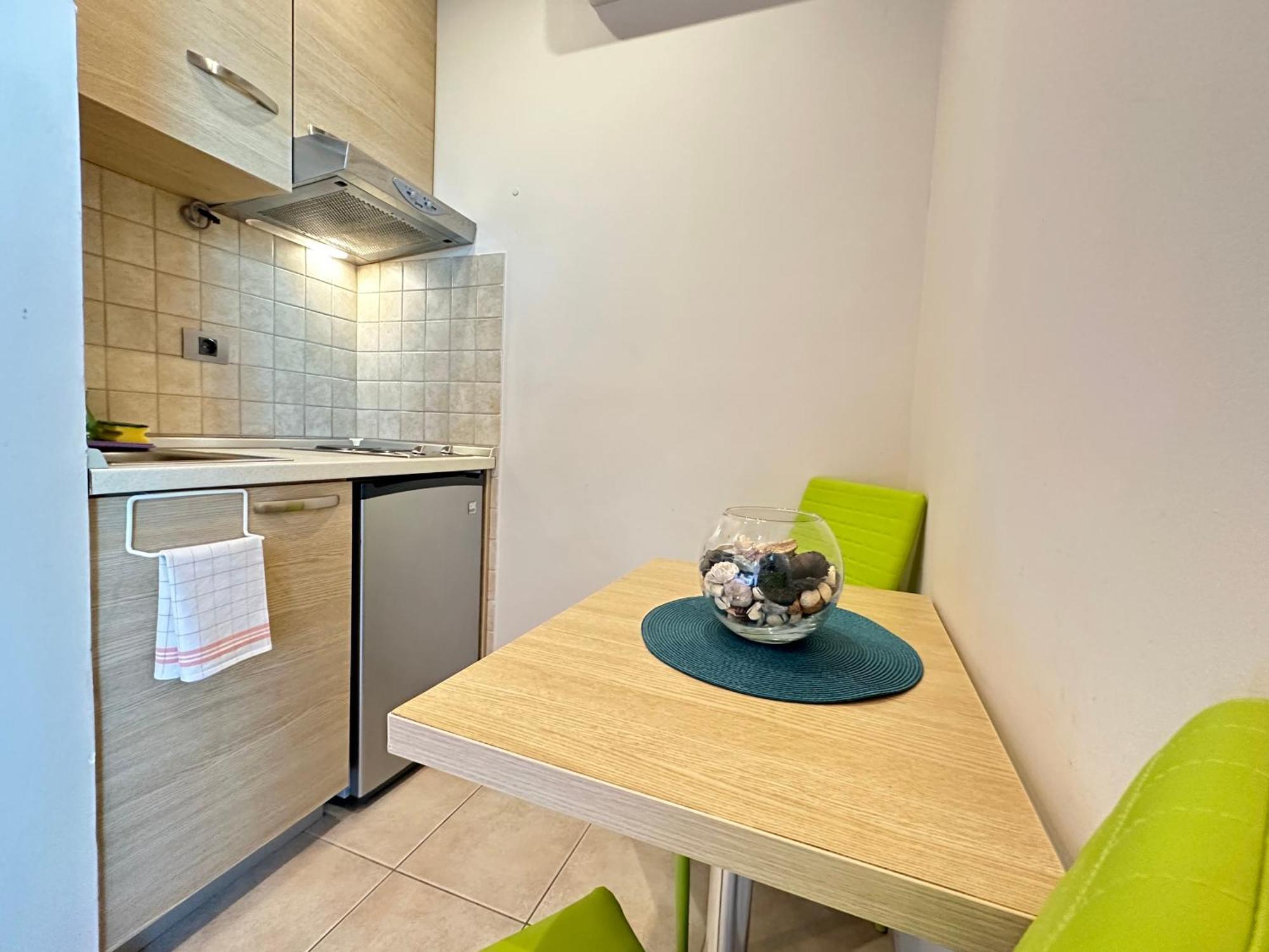 Vila Jadranka Apartments Херцег-Нови Экстерьер фото