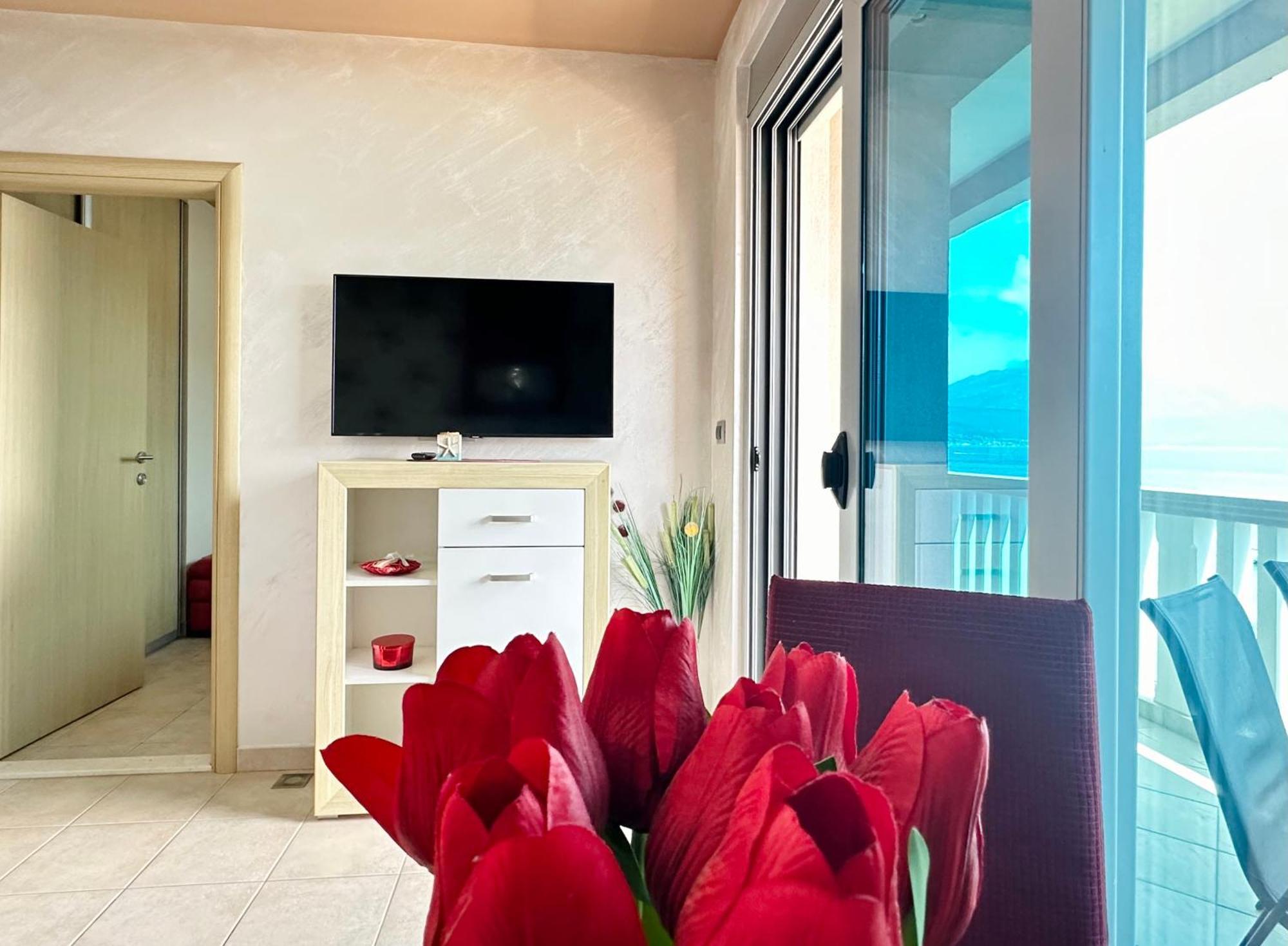 Vila Jadranka Apartments Херцег-Нови Экстерьер фото
