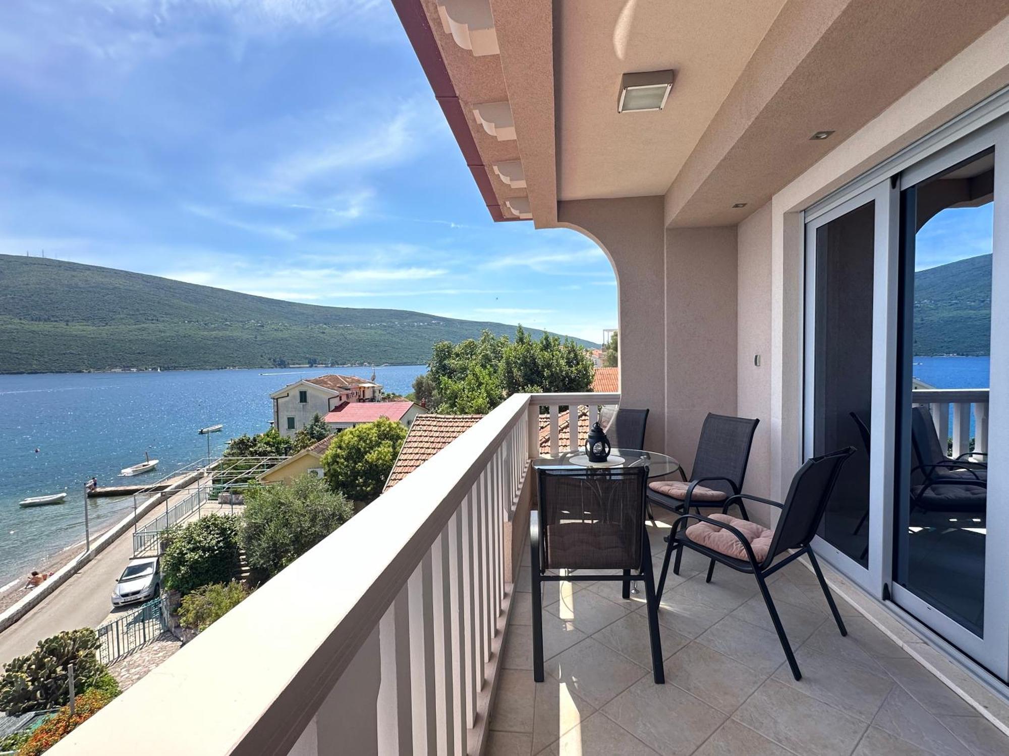 Vila Jadranka Apartments Херцег-Нови Экстерьер фото