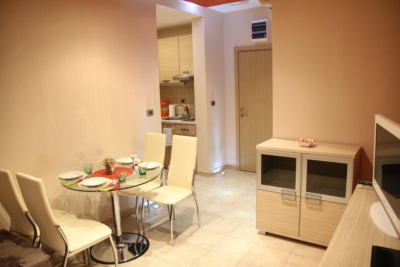 Vila Jadranka Apartments Херцег-Нови Экстерьер фото